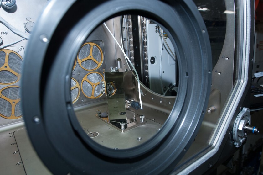 The in-orbit decontamination system inside the Microgravity Science Glovebox (MSG) (Image: NASA)