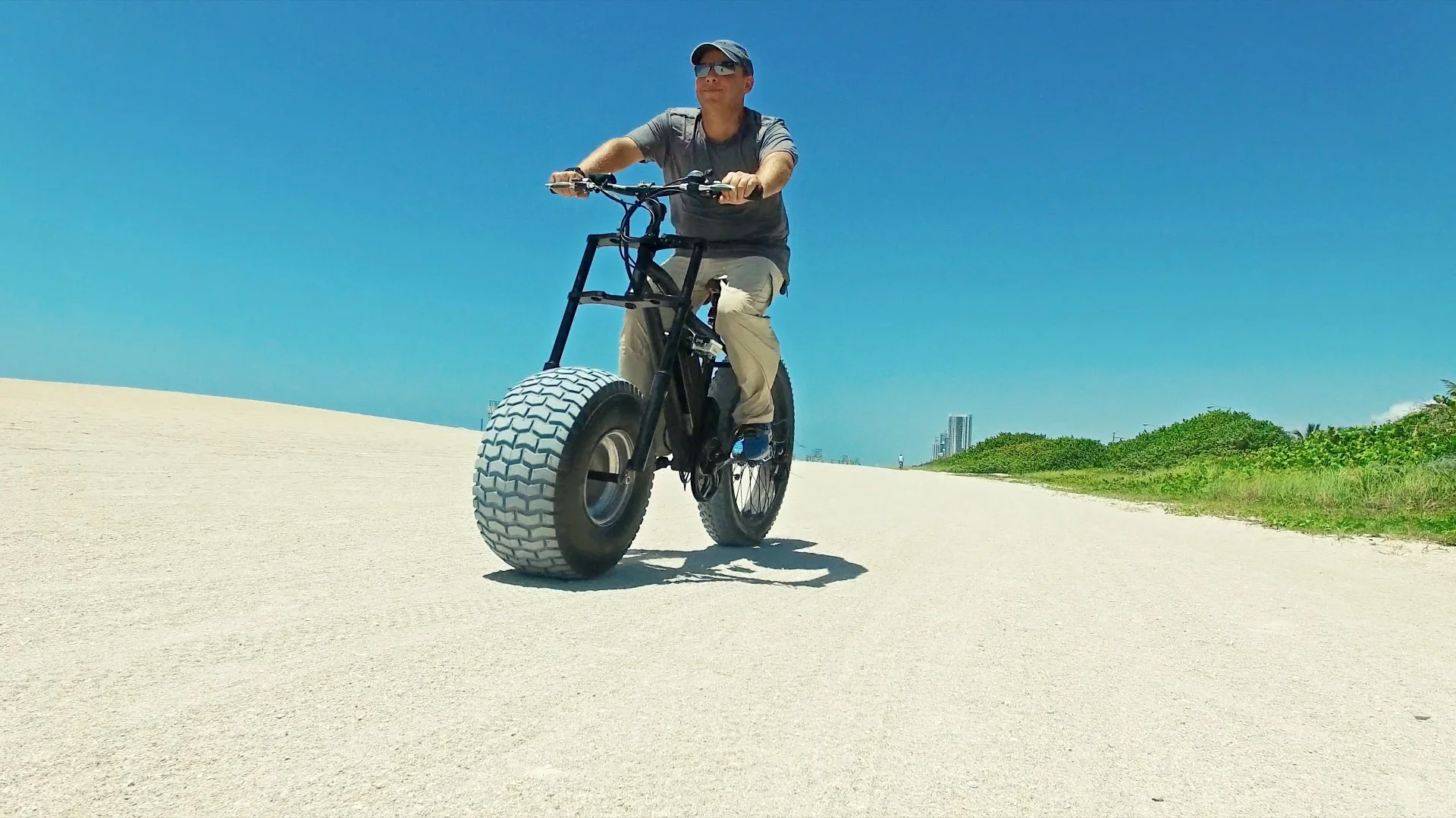 The Xterrain500 can be equipped with a 10-inch-wide front tire – when wanted