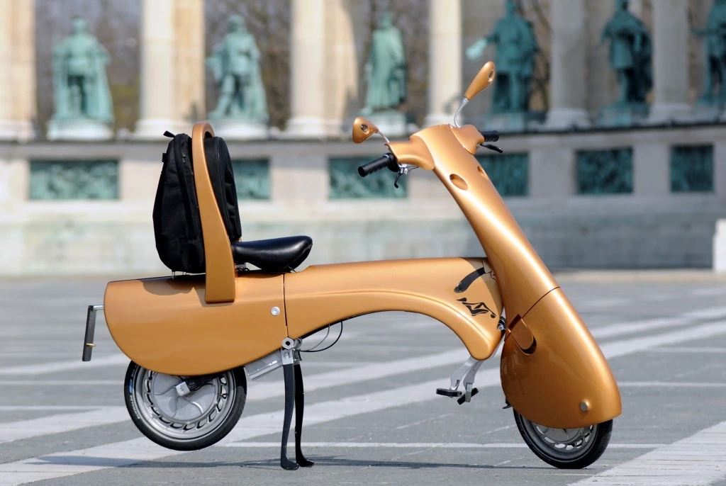 MOVEO's battery range is 35 kilometers (21.75 miles) per charge