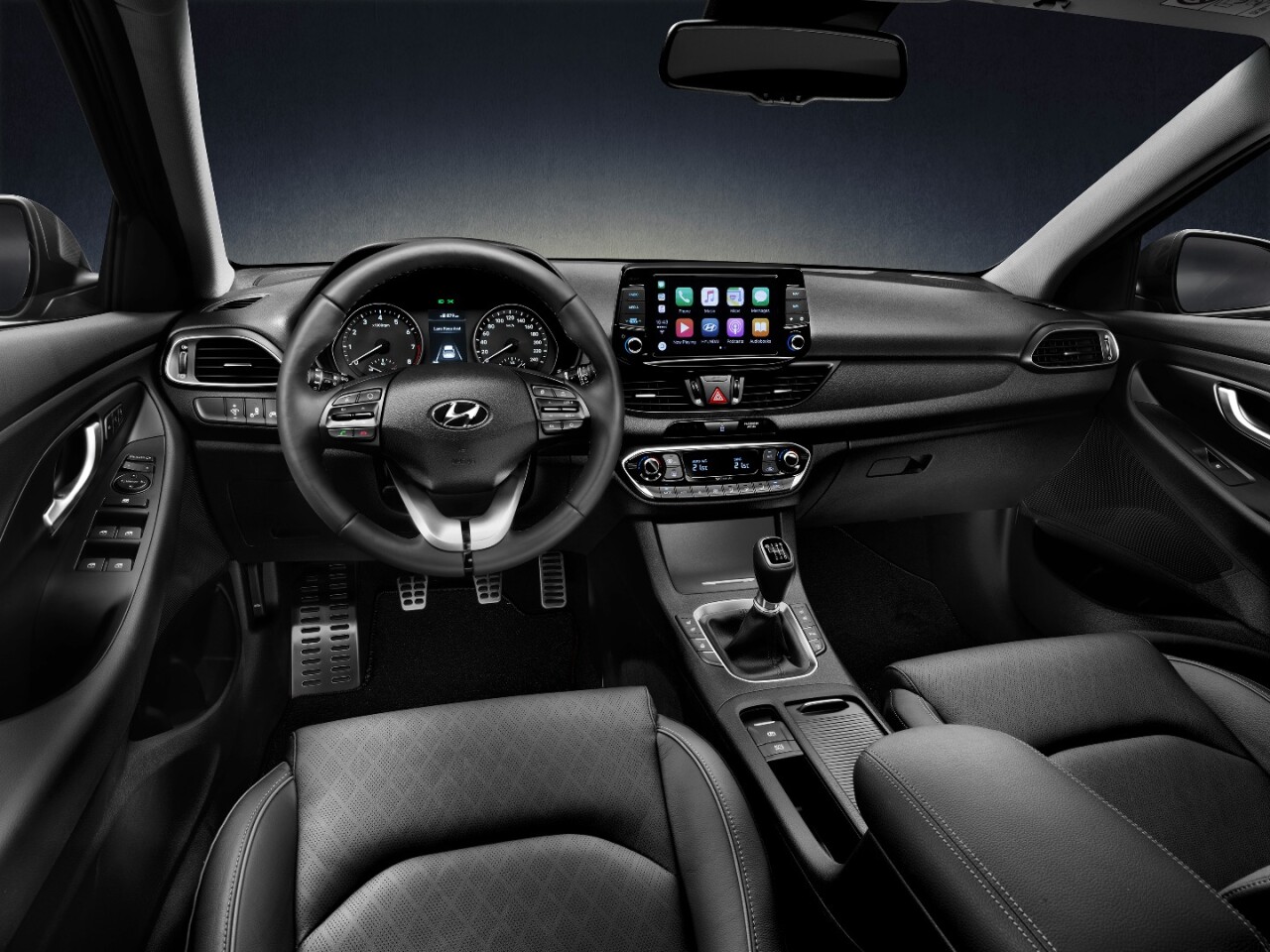 The cabin of the Hyundai i30 Fastback is the same as the hatchback