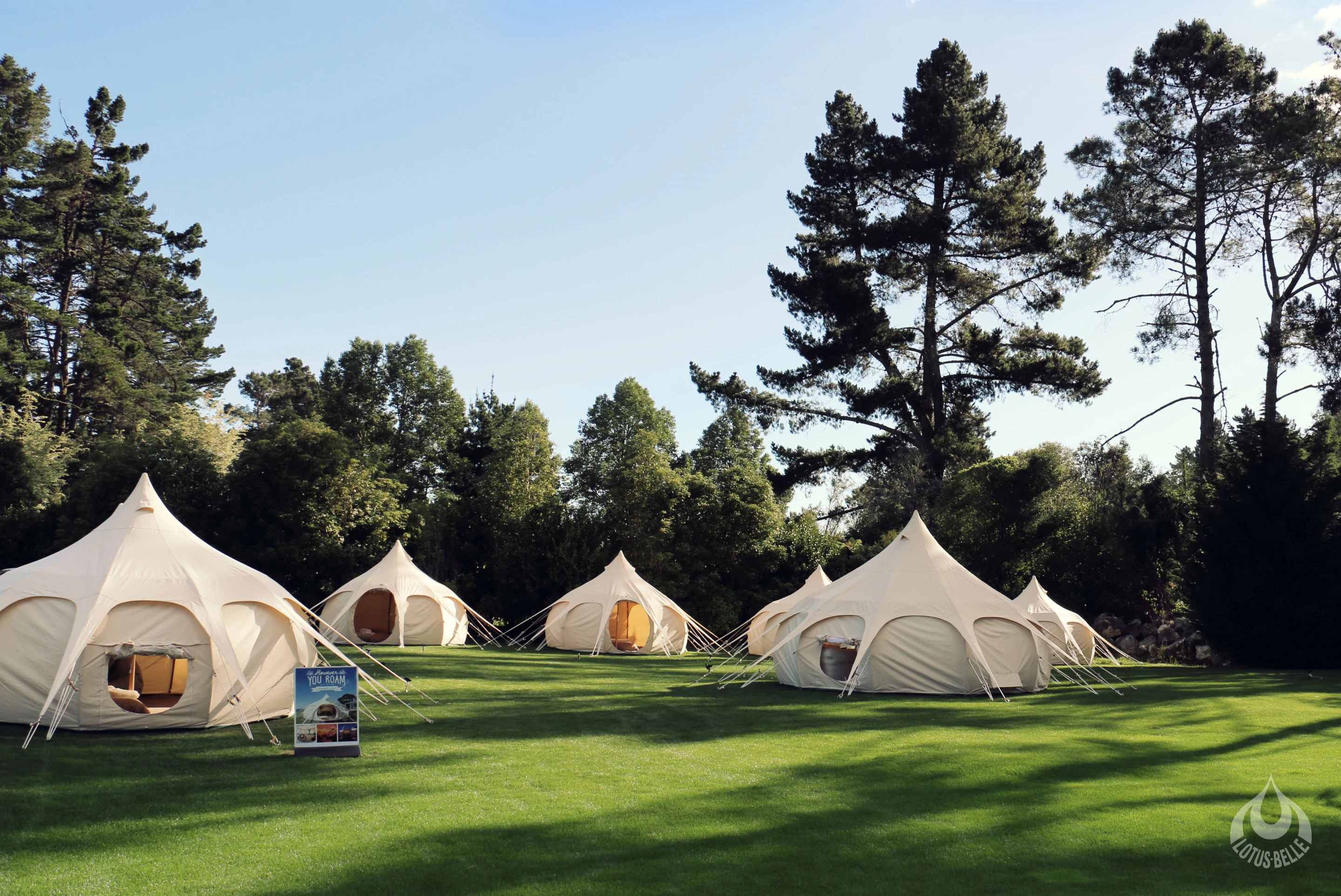 The Lotus Belle Outback Deluxe is reported fast to set up and great for festivals and pop-up hotels