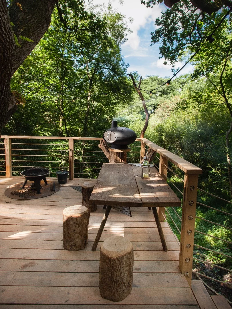 The seating area on the Woodsman's Treehouse deck area