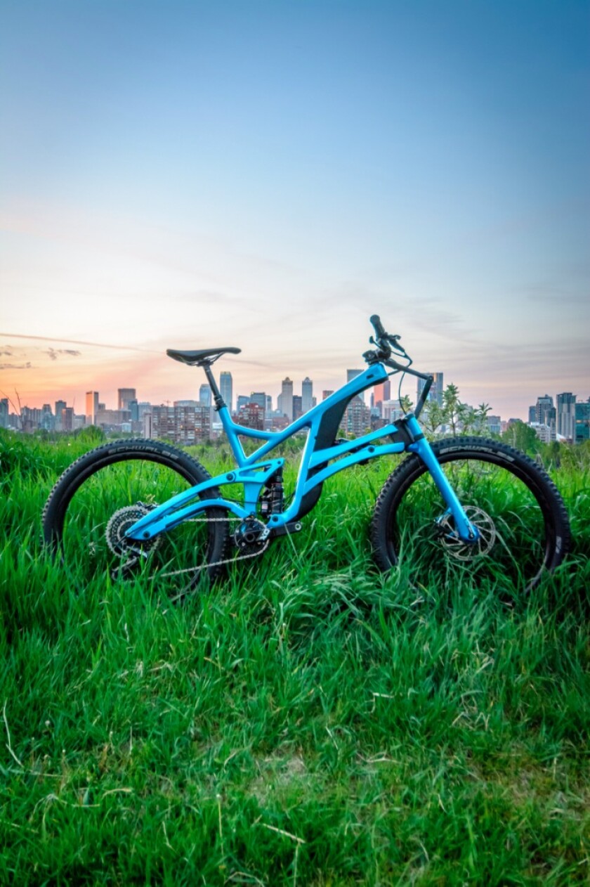 If you're interested in giving the SCW 1 a try, you'd better start saving now – plans call for a frame, fork and shocks package to go for US$7,000, while complete bikes could sell for over $13,000