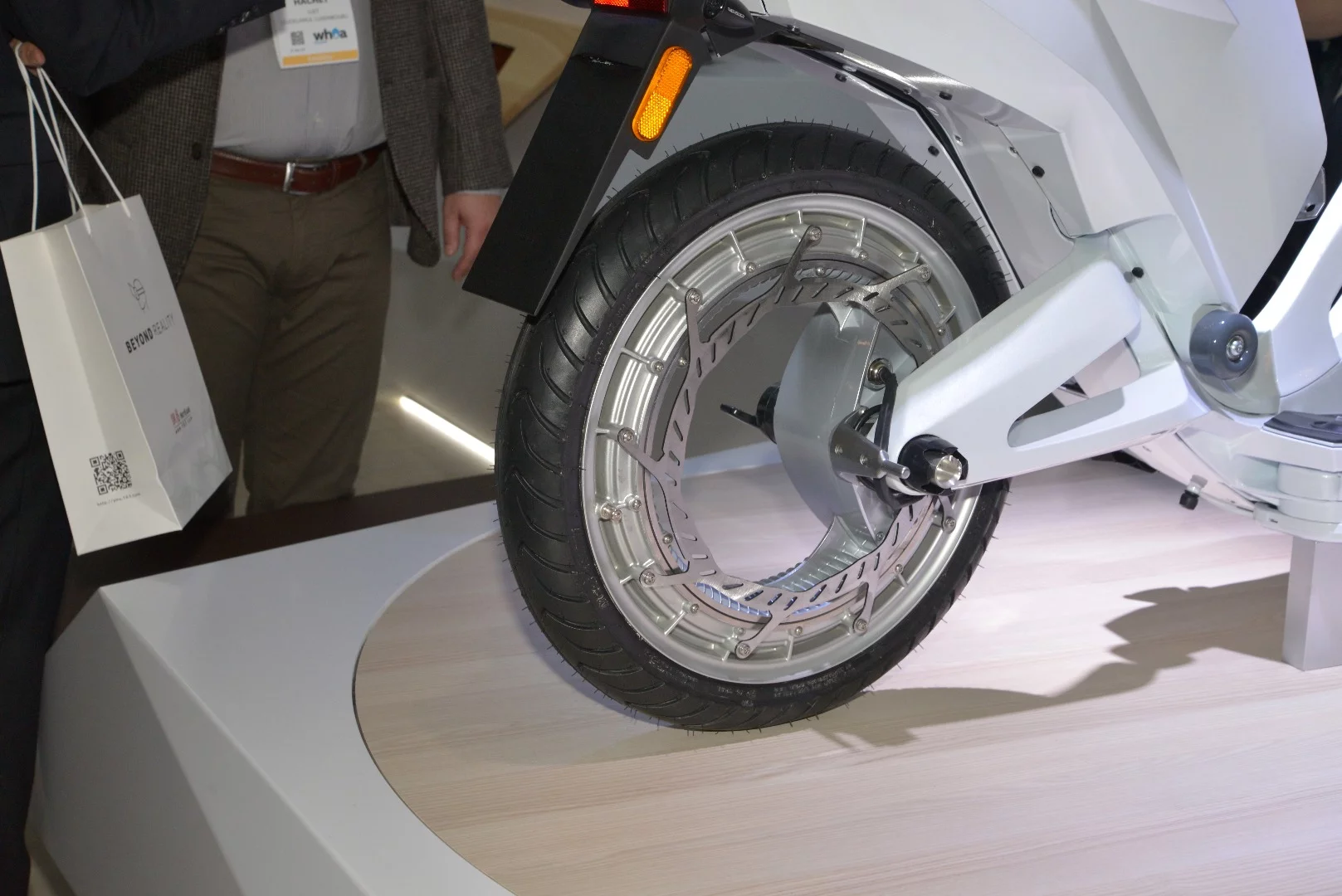 A closer look at the Ujet's orbital rear wheel with built-in suspension, brakes and motor