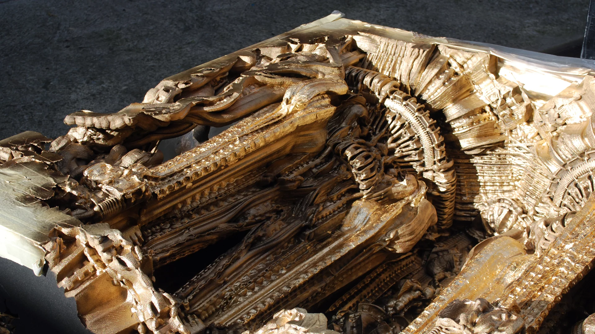 1:3 scale prototype – gold (Photo: Hansmeyer / Dillenburger)