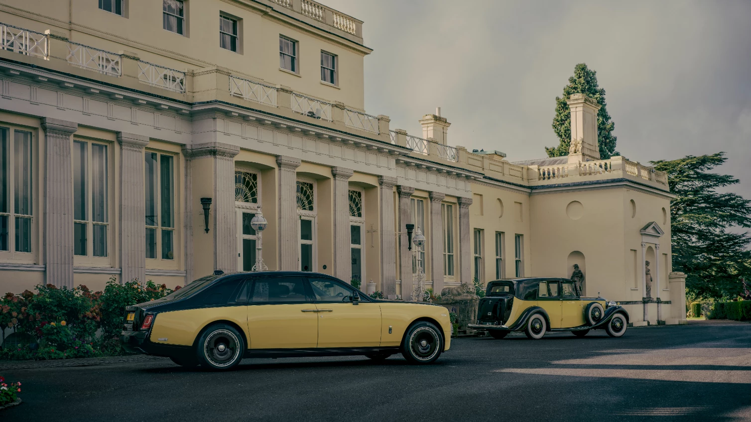 The 2024 Phantom and the 1937 version at the golf club