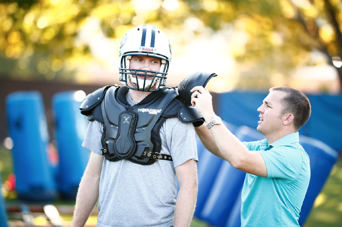 An American football player sporting the smartfoam integrated protective gear