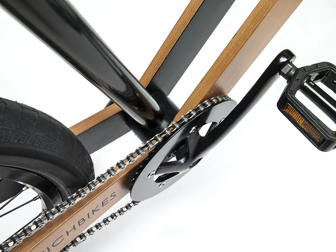 The Sandwichbike comes with a stainless steel custom-made chain