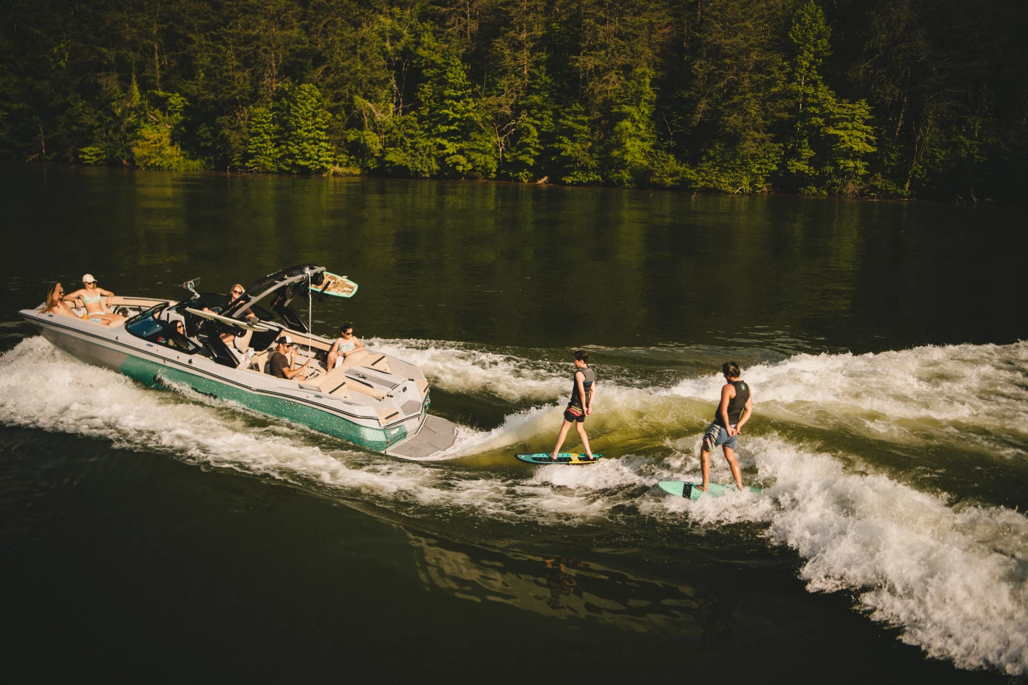 MasterCraft's SurfStar allows separate control of the wake waves on either side of the boat