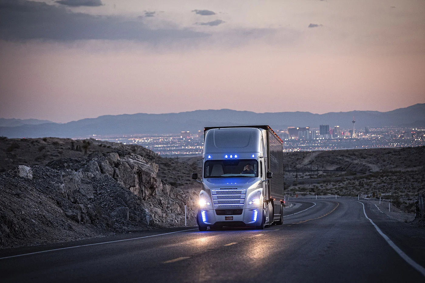 The Freightliner Inspiration can hand back control to the driver
