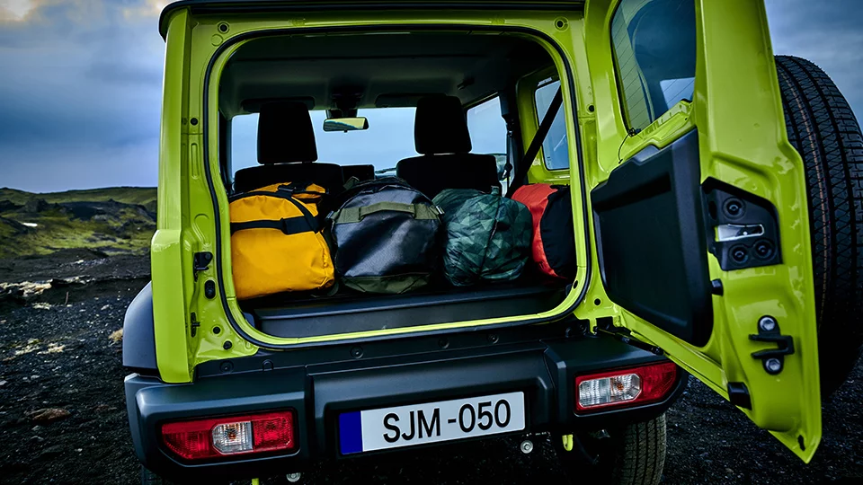 2019 Suzuki Jimny: wide back gate gives full access to the rear trunk