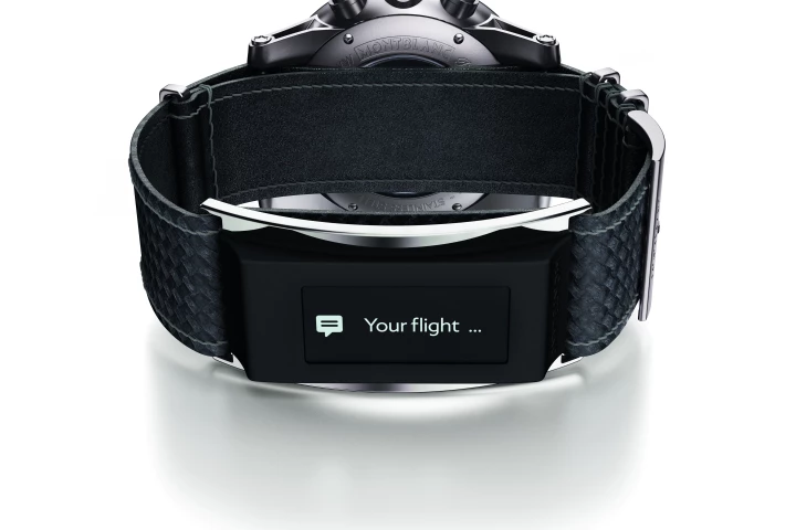 The e-Strap moves the smartwatch functions to the watchband