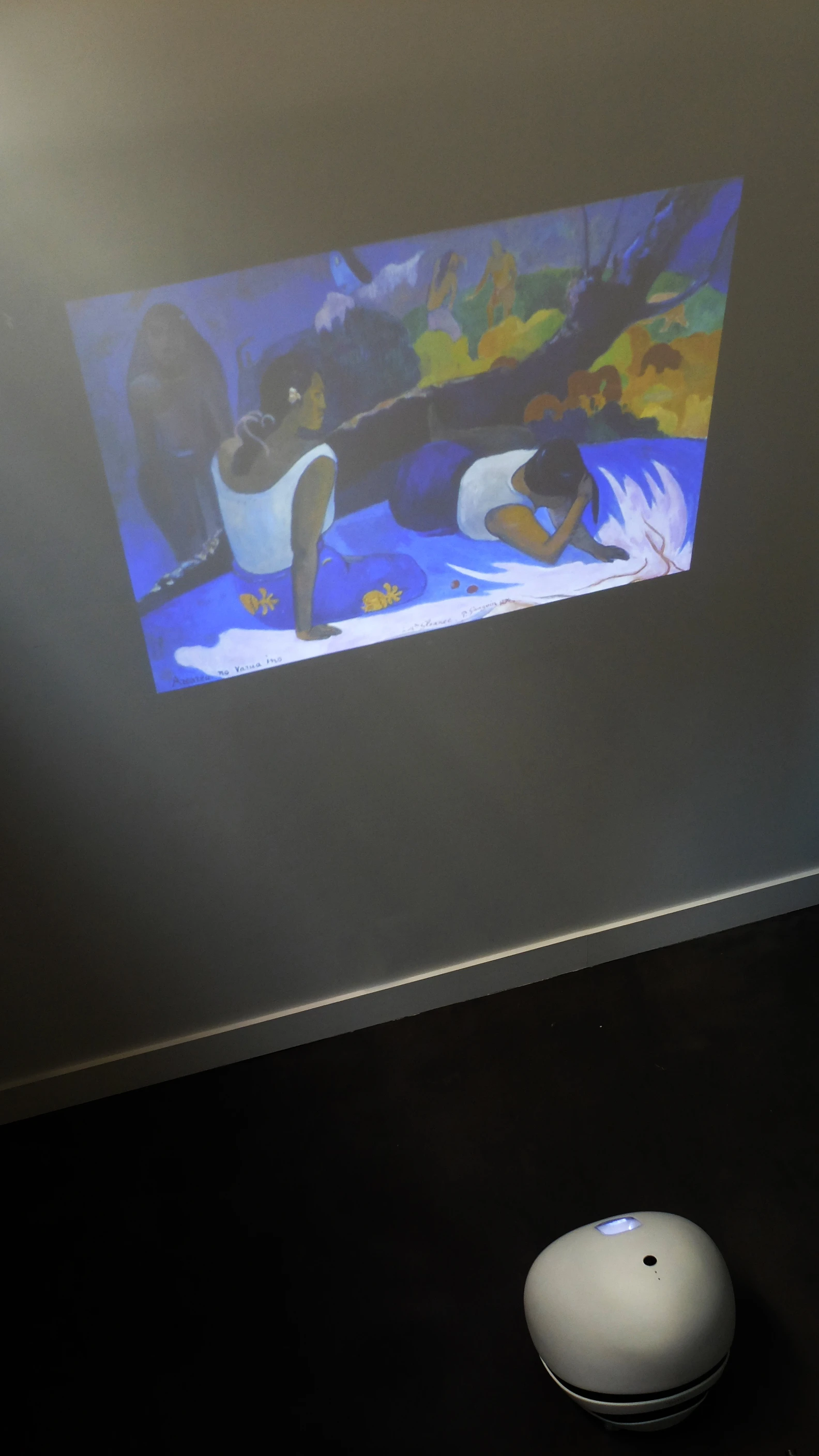 With the curtains drawn or the lights dimmed, the projected image looks pretty sharp (Photo: Keecker)