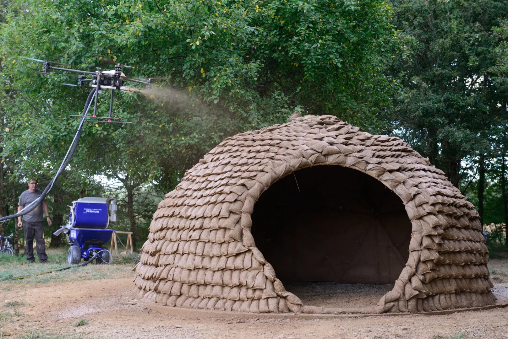 A mud-spraying drone hovers above Chaltiel's dome