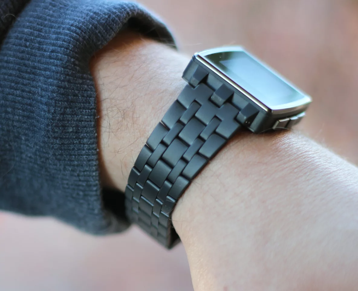 Pebble Steel's band can be purchased with the watch from Pebble's website, or separately at Best Buy (Photo: Will Shanklin/Gizmag.com)