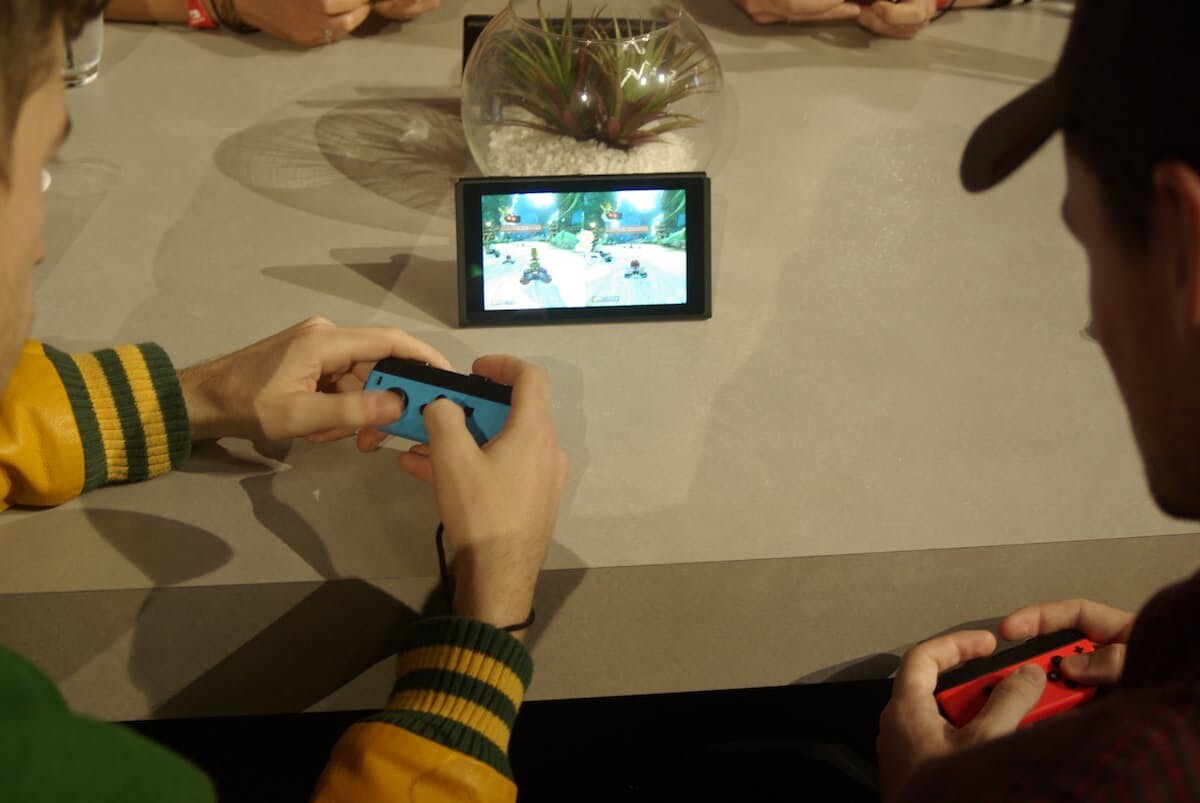 In Tabletop Mode, two players can take one Joy-Con each and play split-screen multiplayer on the smaller Nintendo Switch screen