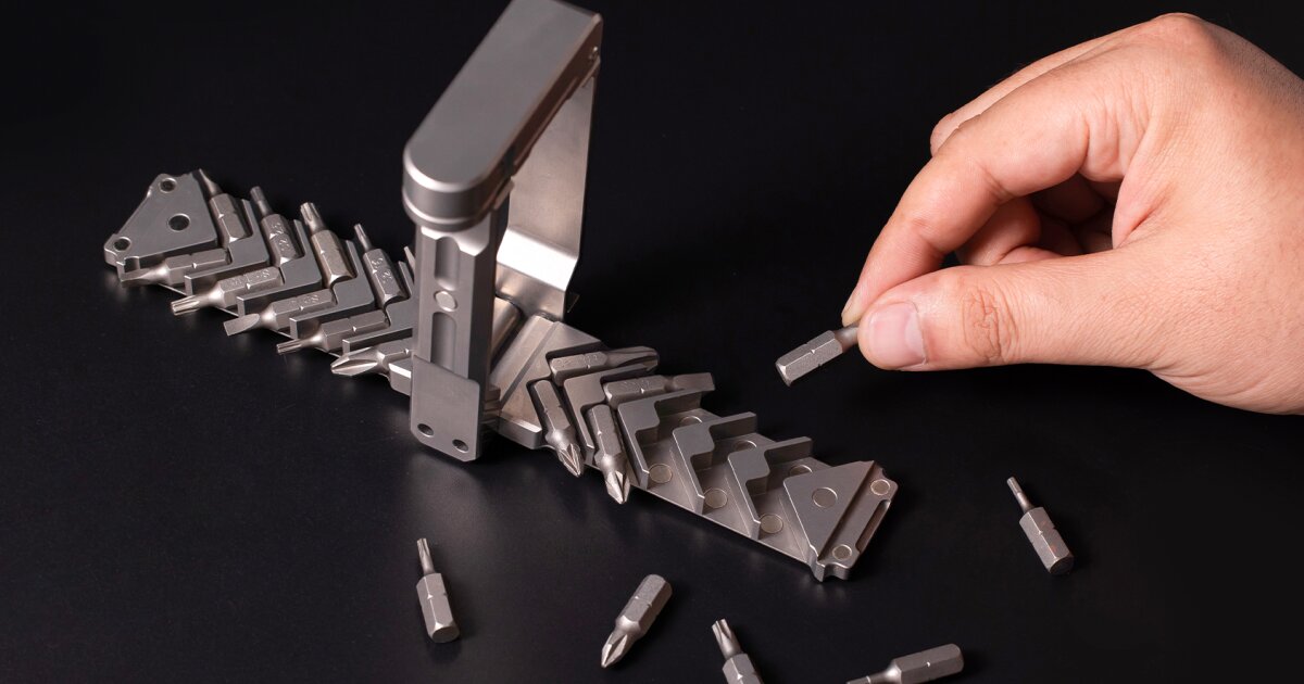 Splittable 20-in-1 multi-wrench carries like a pack of gum