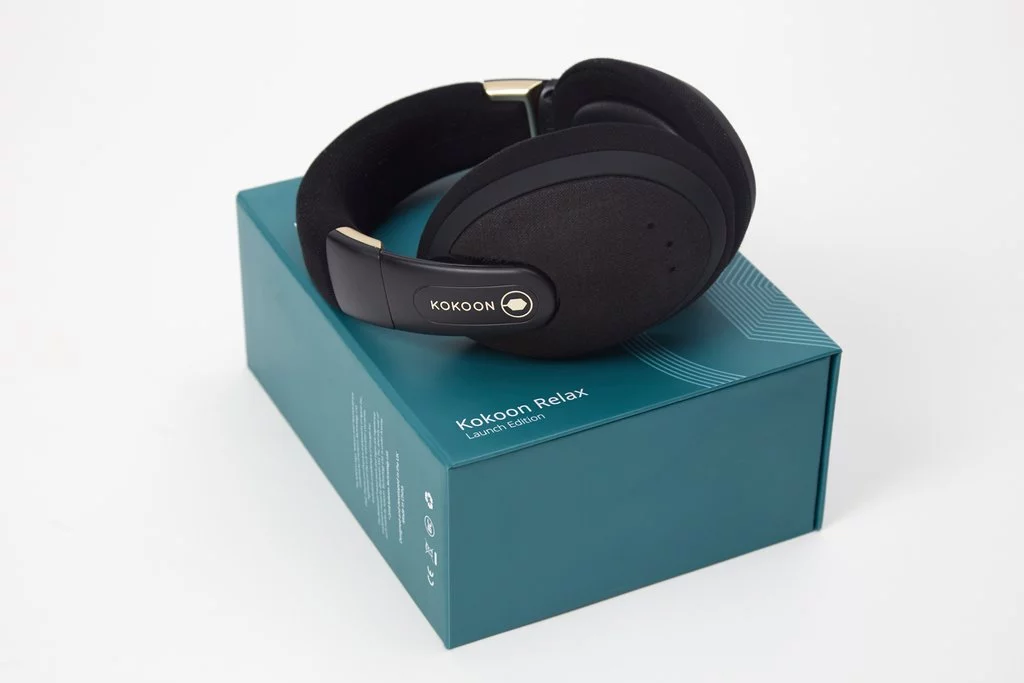 The Kokoon headphones come in black or gray