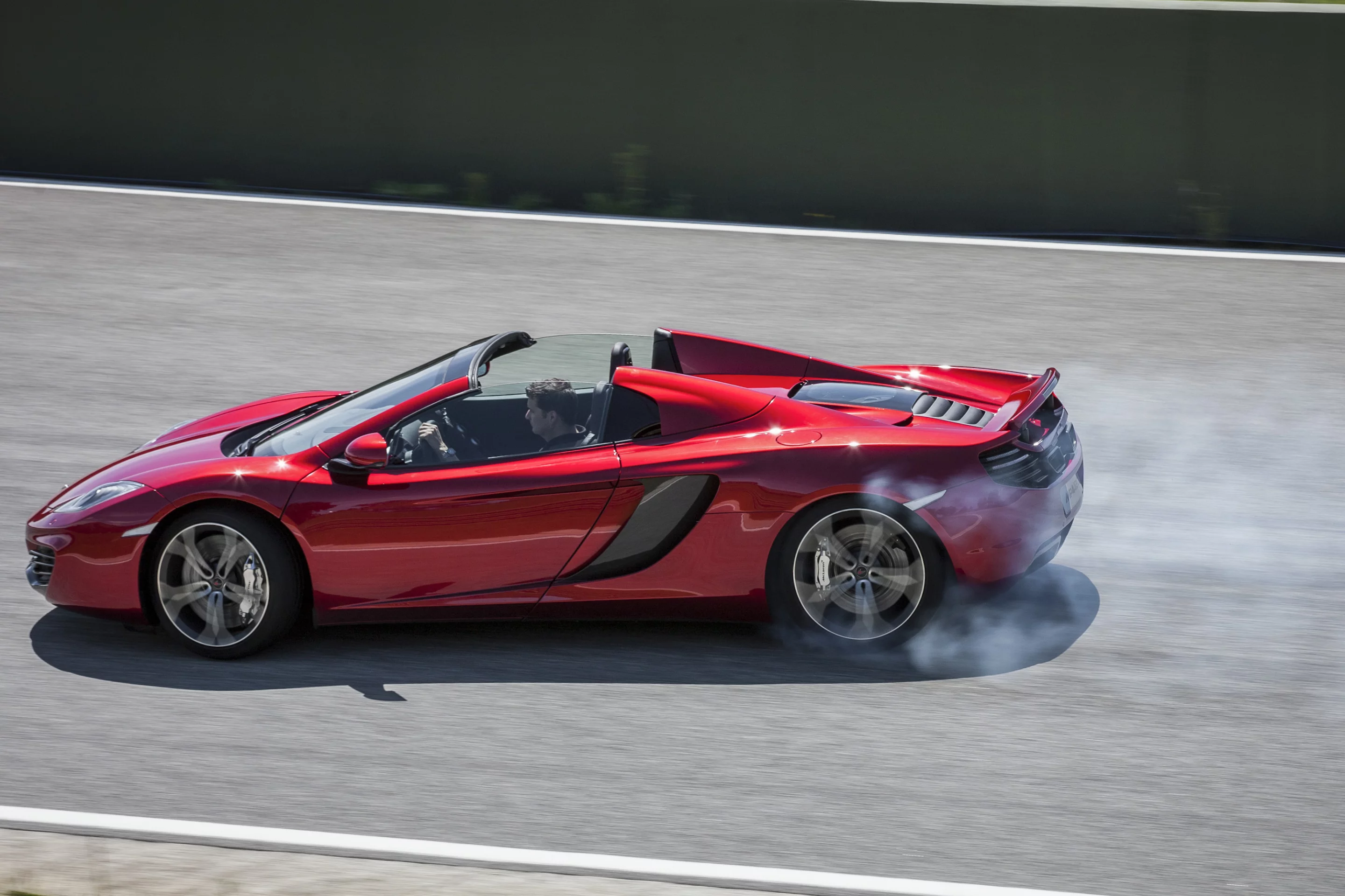 The 12C Spider will do a quarter mile (440 m) in 10.8 seconds