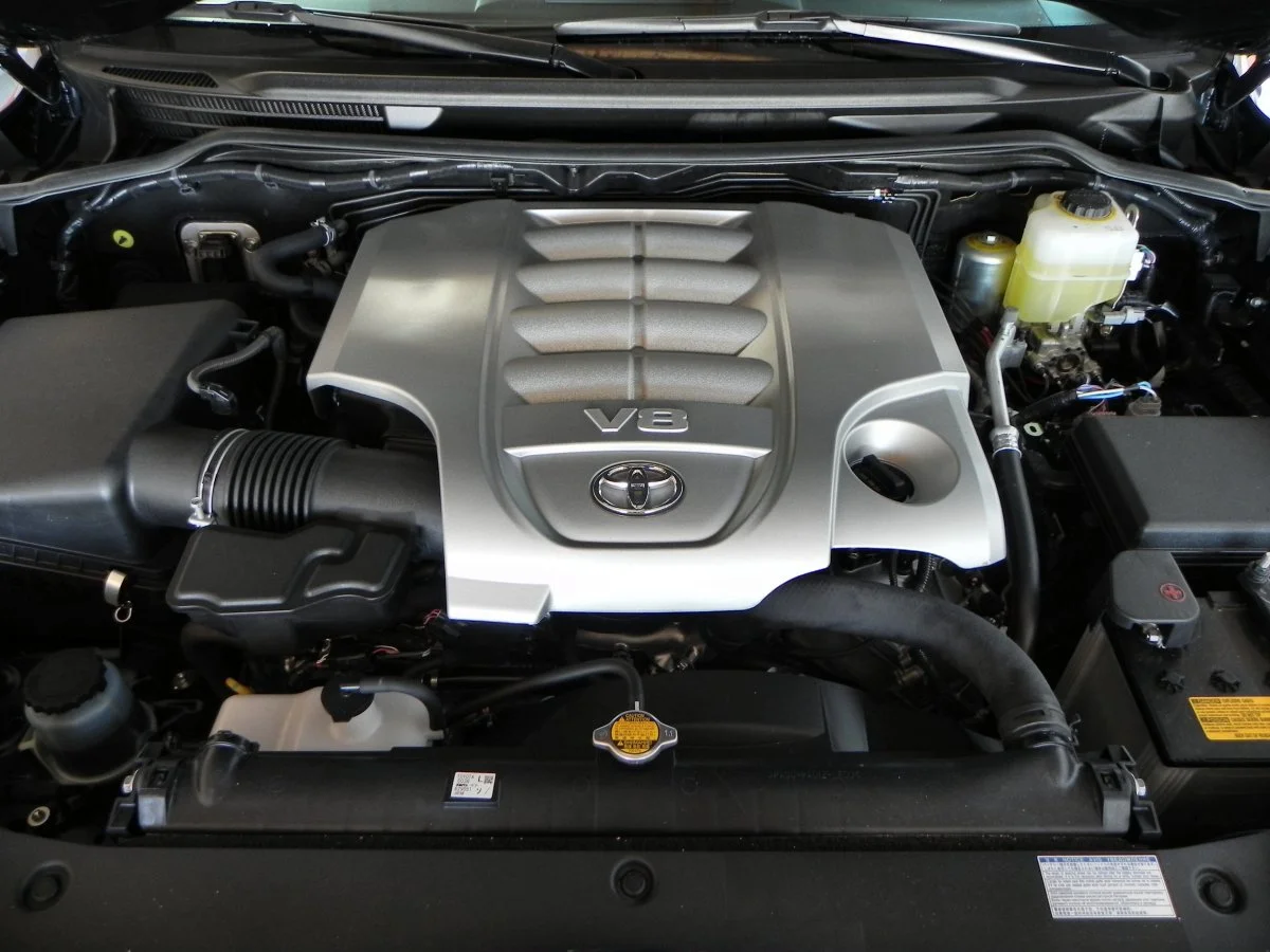 The beefy truck-ready powerplant under the 2016 Land Cruiser’s hood is a 5.7-liter eight-cylinder that outputs 371 horsepower