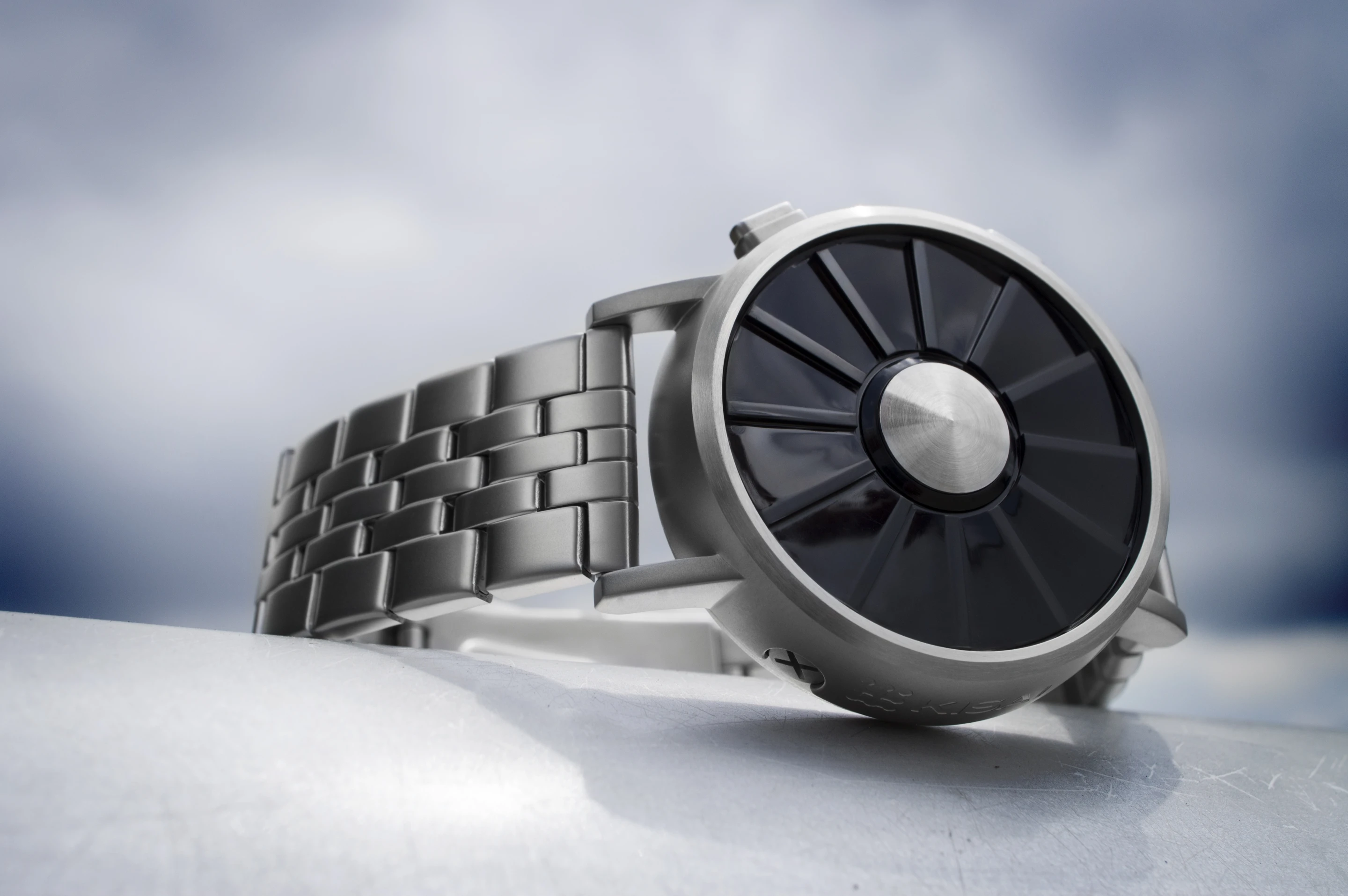 The Kisai Blade has a steel case