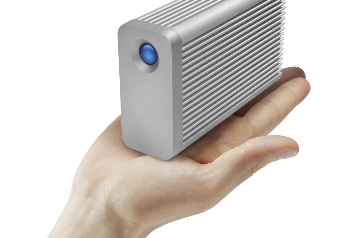 The LaCie Little Big Disk Thunderbolt Series SSD weighs 1.4 lbs (635 g)