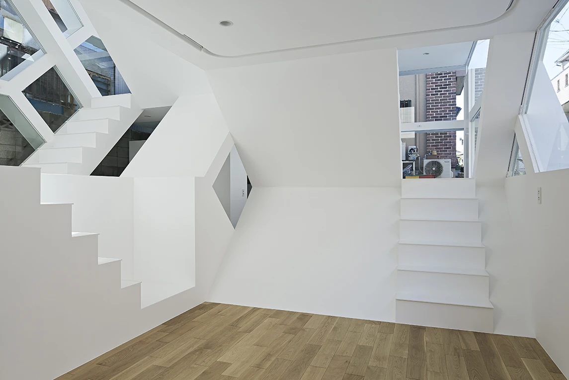 The interior layout is as complicated as it looks (Photo: Koichi Torimura)