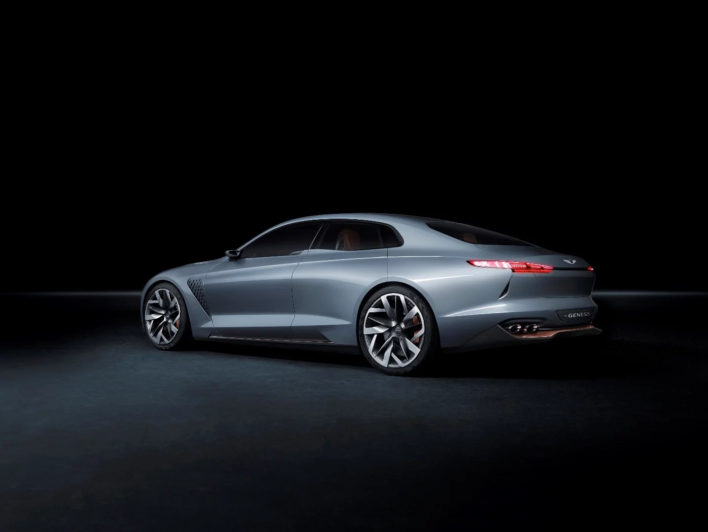Genesis New York Concept: The car's long bonnet and sleek windowline give it a modern luxury silhouette