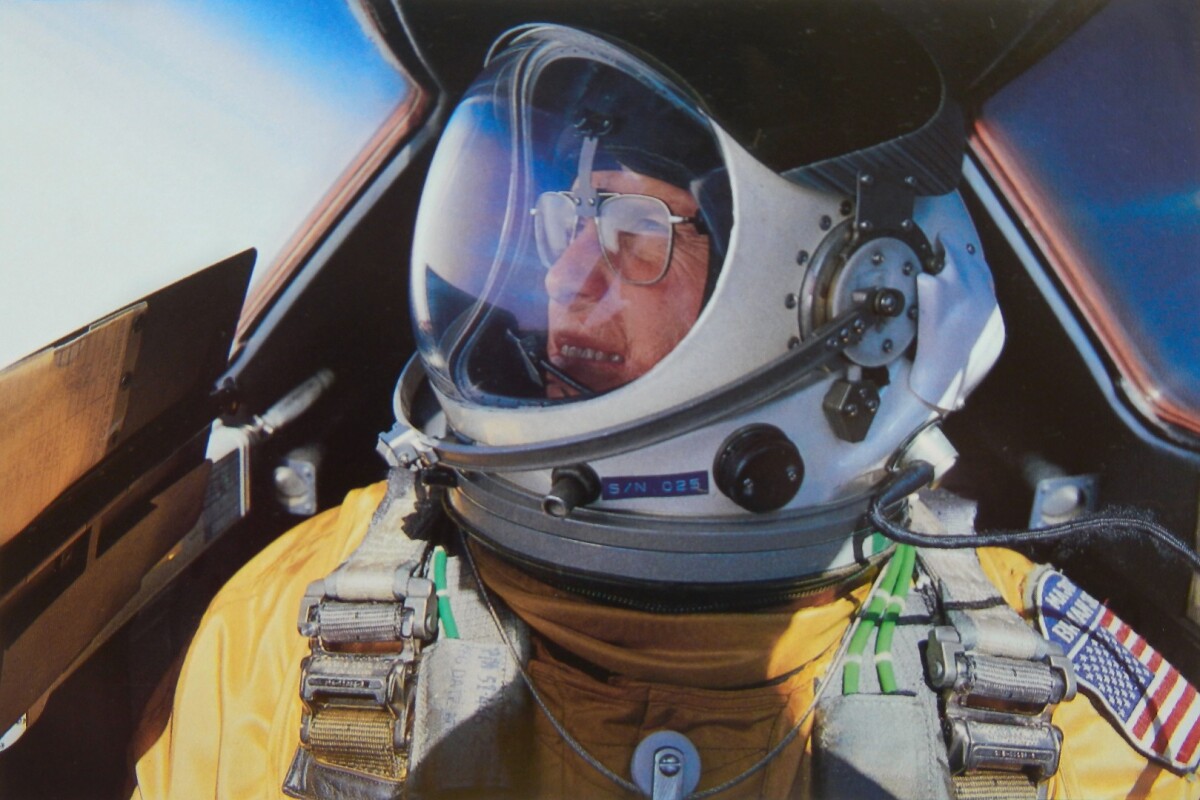 Self portrait: Brian Shul flies the SR-71 Blackbird