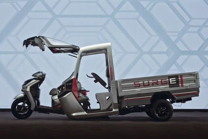 The Surge S32's scooter can be separated from its rickshaw body in about three minutes