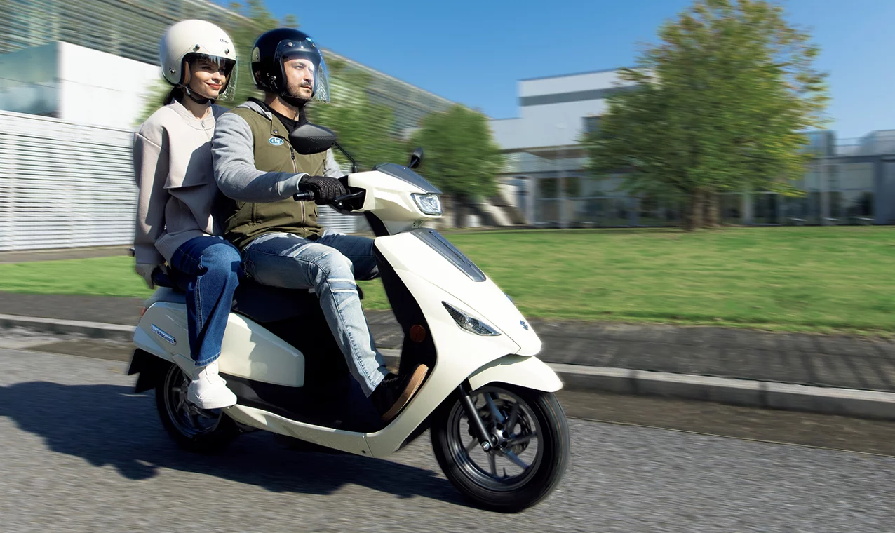 The Suzuki e-Address gets three motorcycle-like drive modes for different conditions