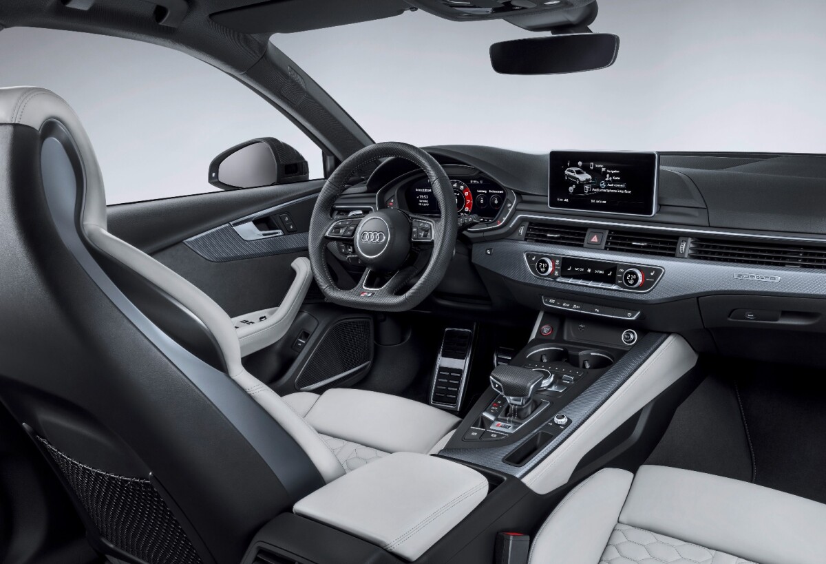 The Audi Virtual Cockpit is standard in the RS 4