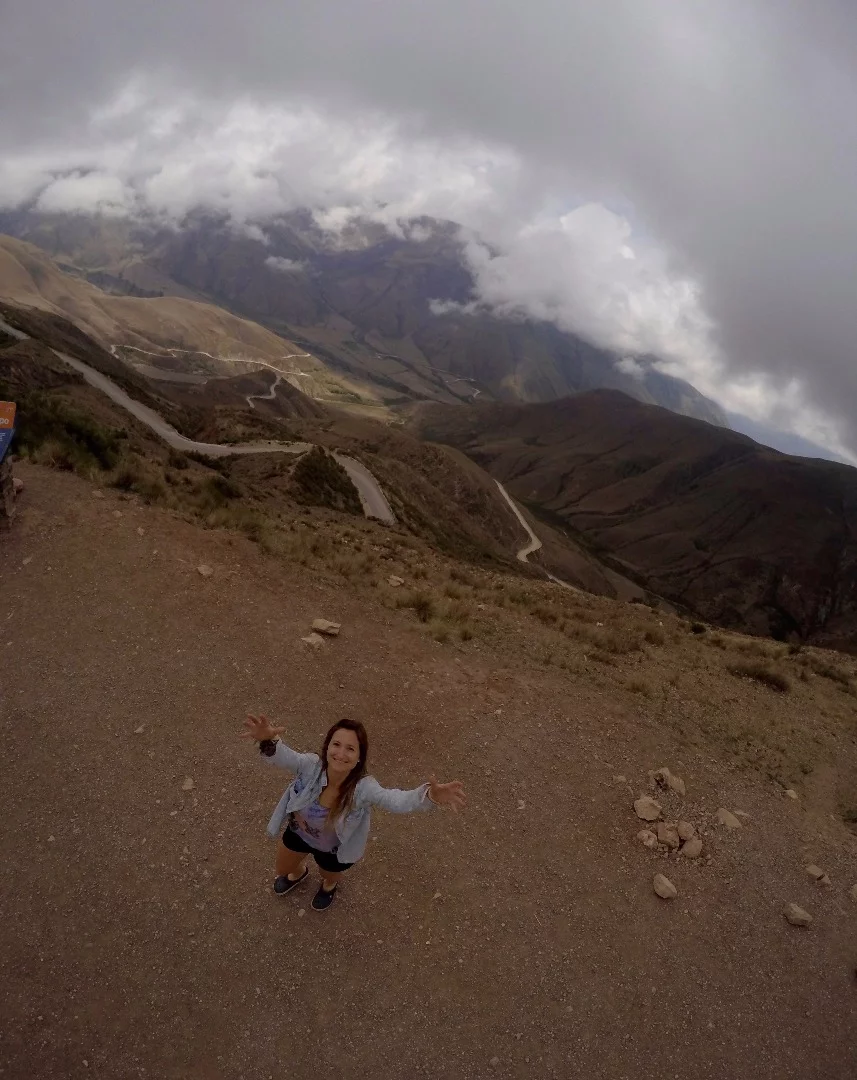 Birdie can accompliosh different shooting angles by varying the types of throw