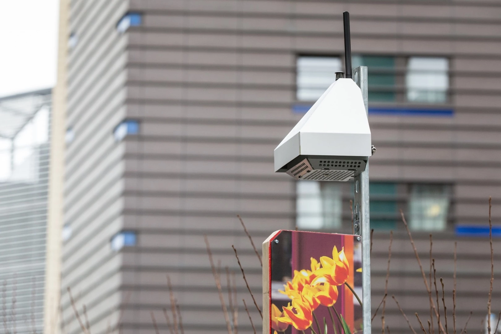 The Tooley Street Fresh Air Square has an air quality monitor that is one of a network across London