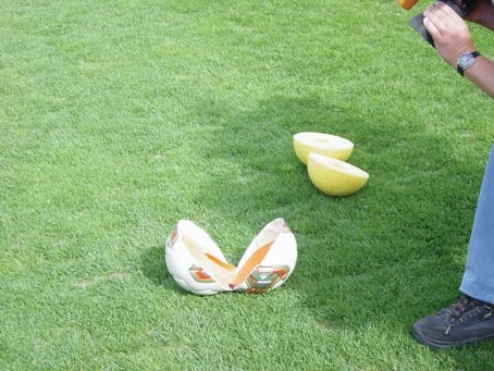 One of the areas creatingdifficulties in the early stagesis the ball, which needs to carrythe transmitter in the centre