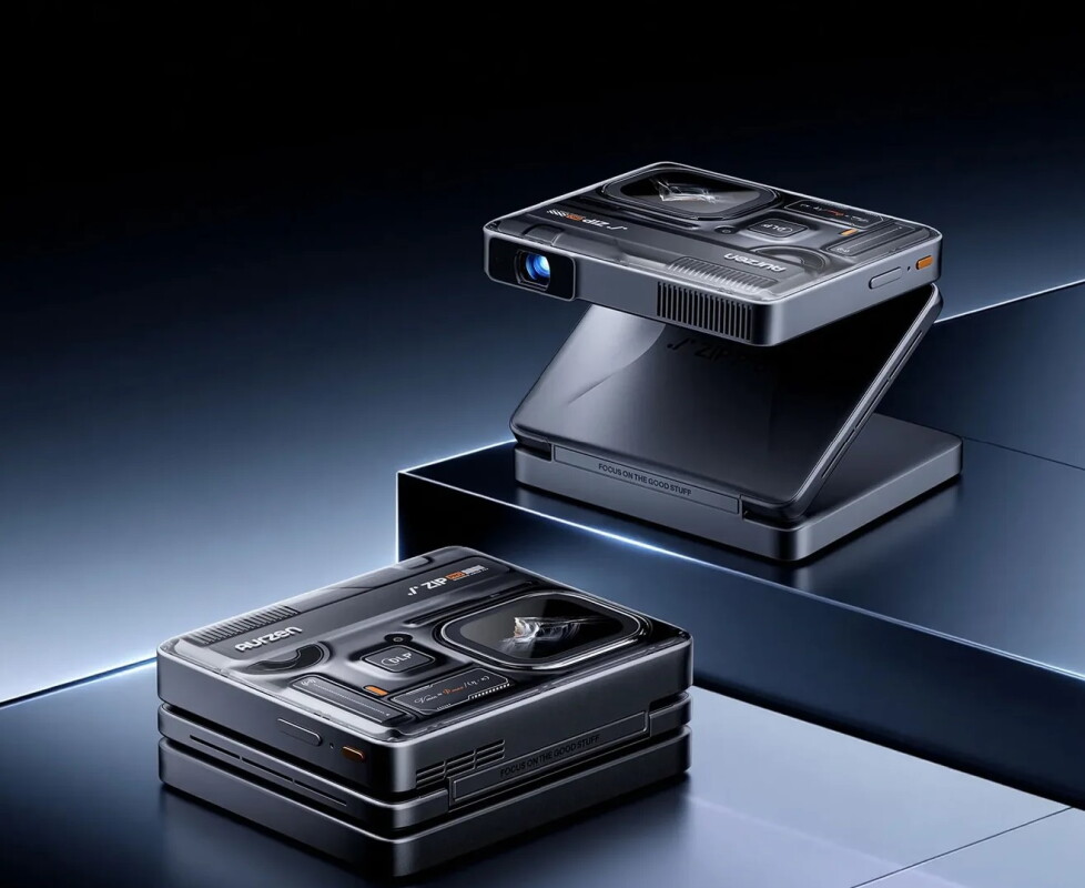 Crazy portable Z-fold pocket projector boosts spec sheet in a big way