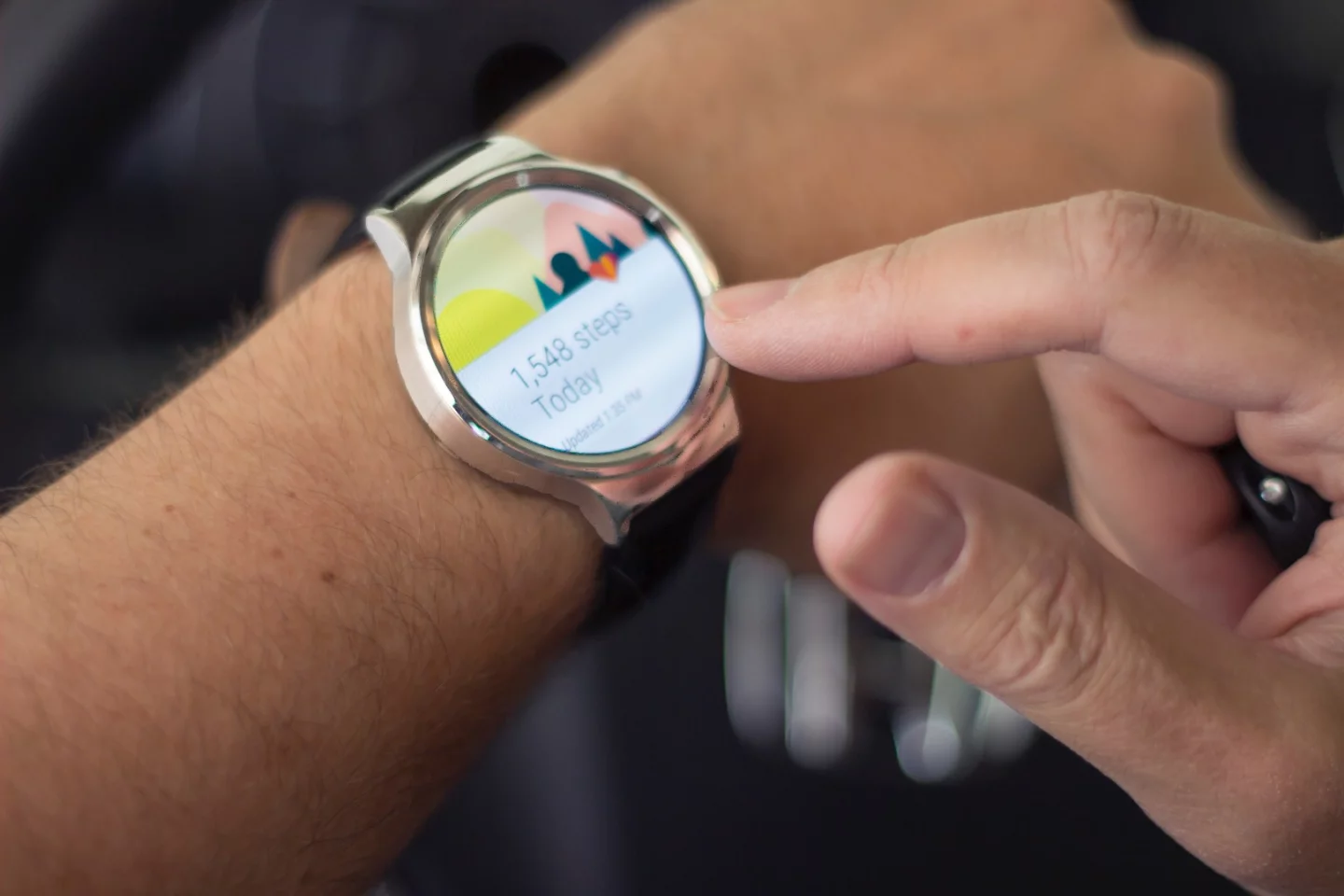 Android Wear is basically the same across all devices, leaving variables like style, battery life, display quality and price to determine your decision