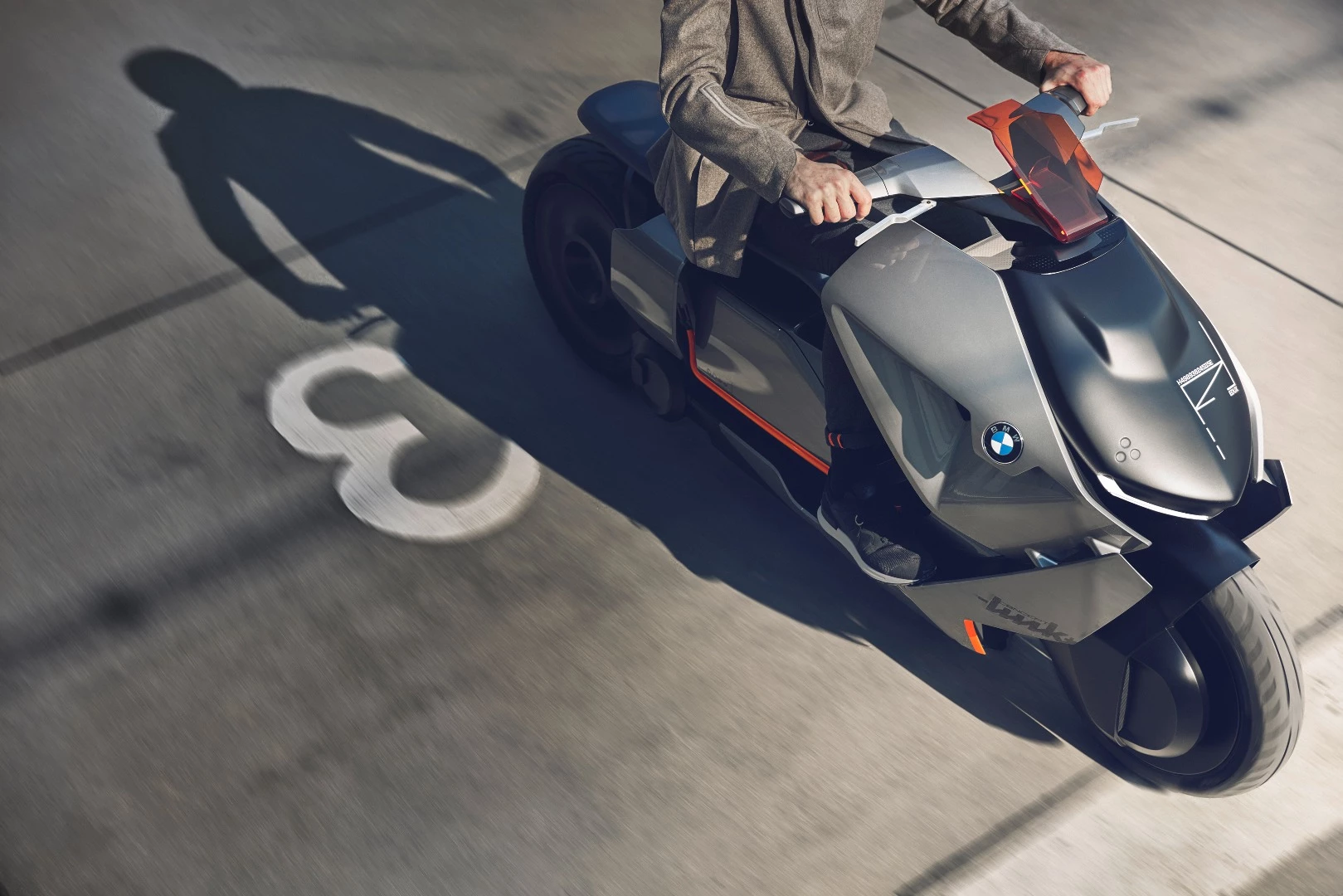The bodywork of the BMW Motorrad Concept Link is designed with maximum aerodynamic protection in mind