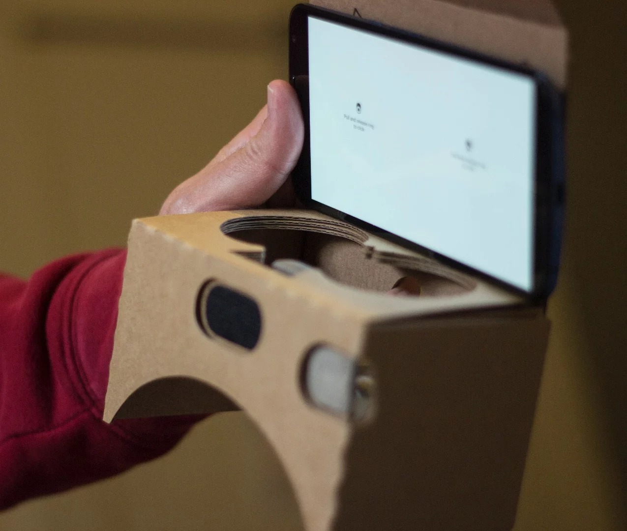 Folding over the Nexus 6 into the Cardboard headset