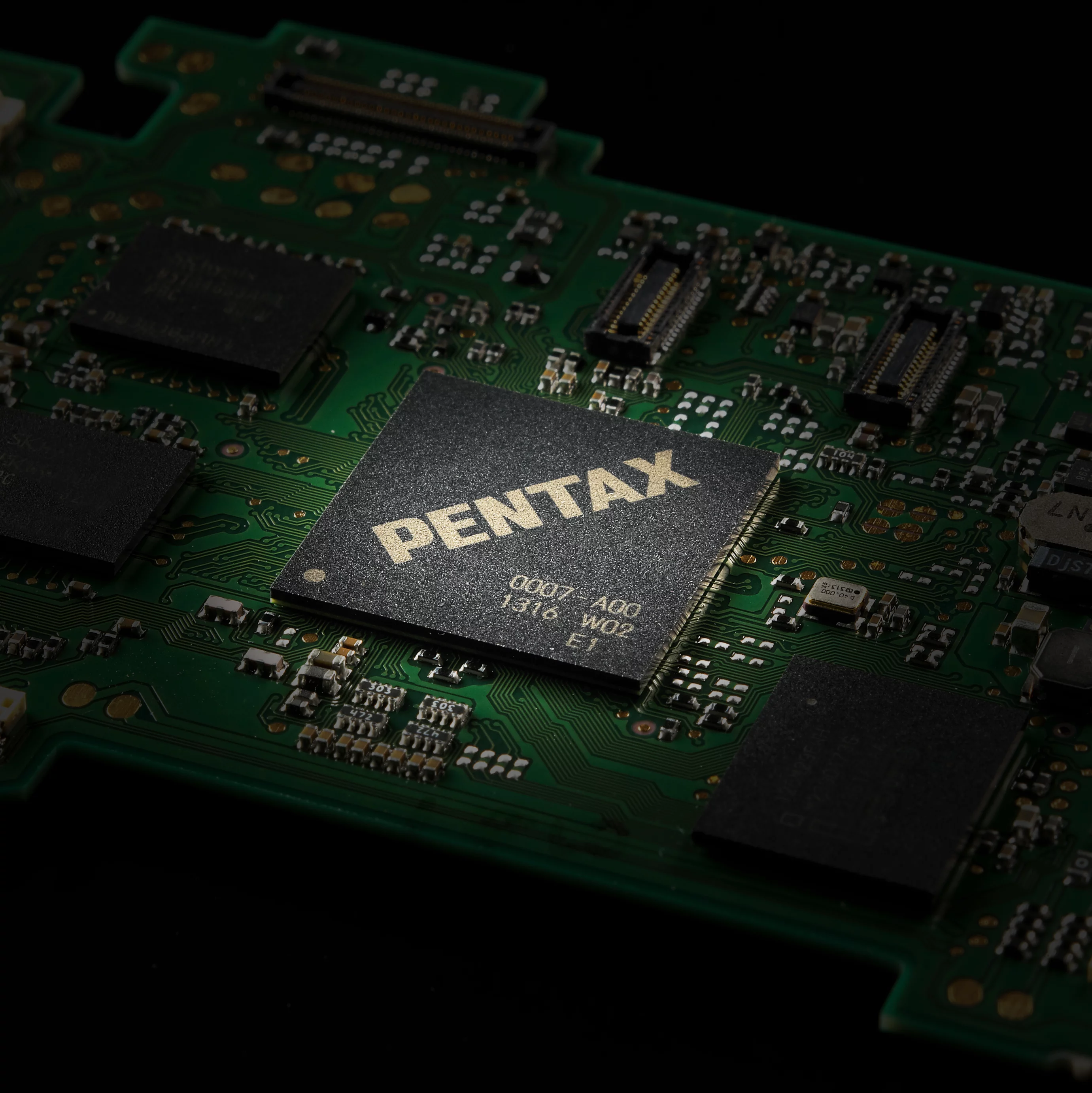 The K-3 includes the PRIME III imaging engine for fast image processing, high ISO sensitivity and a continuous shooting rate of 8.3 images per second