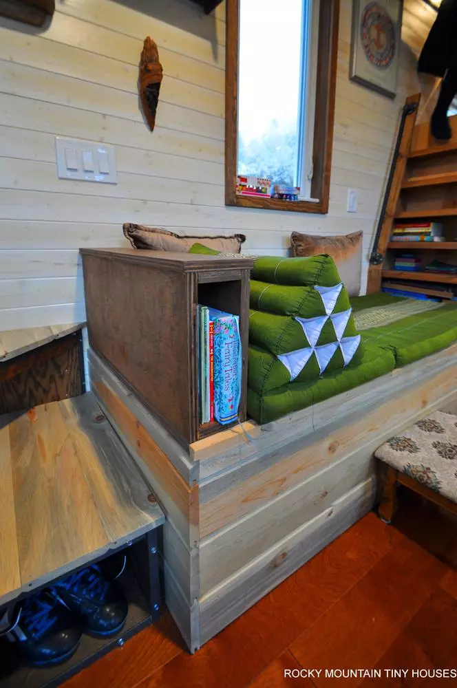 The Red Mountain 34' Tiny House comprises a total floorspace of 410 sq ft (38 sq m)