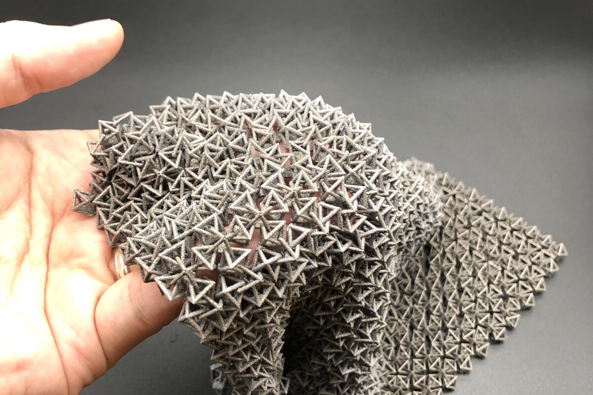 Bulletproof chainmail? Next-gen fabric stiffens on demand