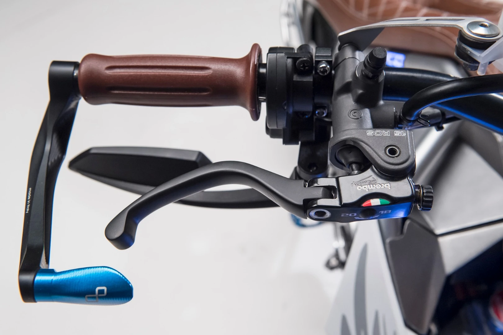 Aero E-Racer: Brembo brake levers and LighTech bar guards