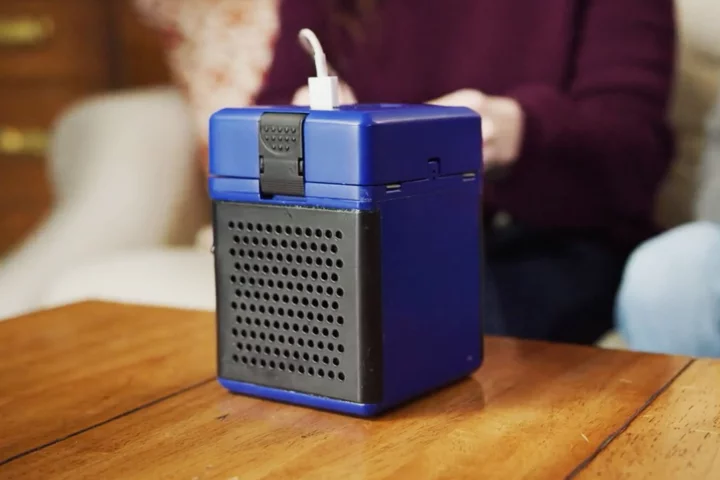 The HydraCell Cube is a fuel cell that provides power when you add salt water