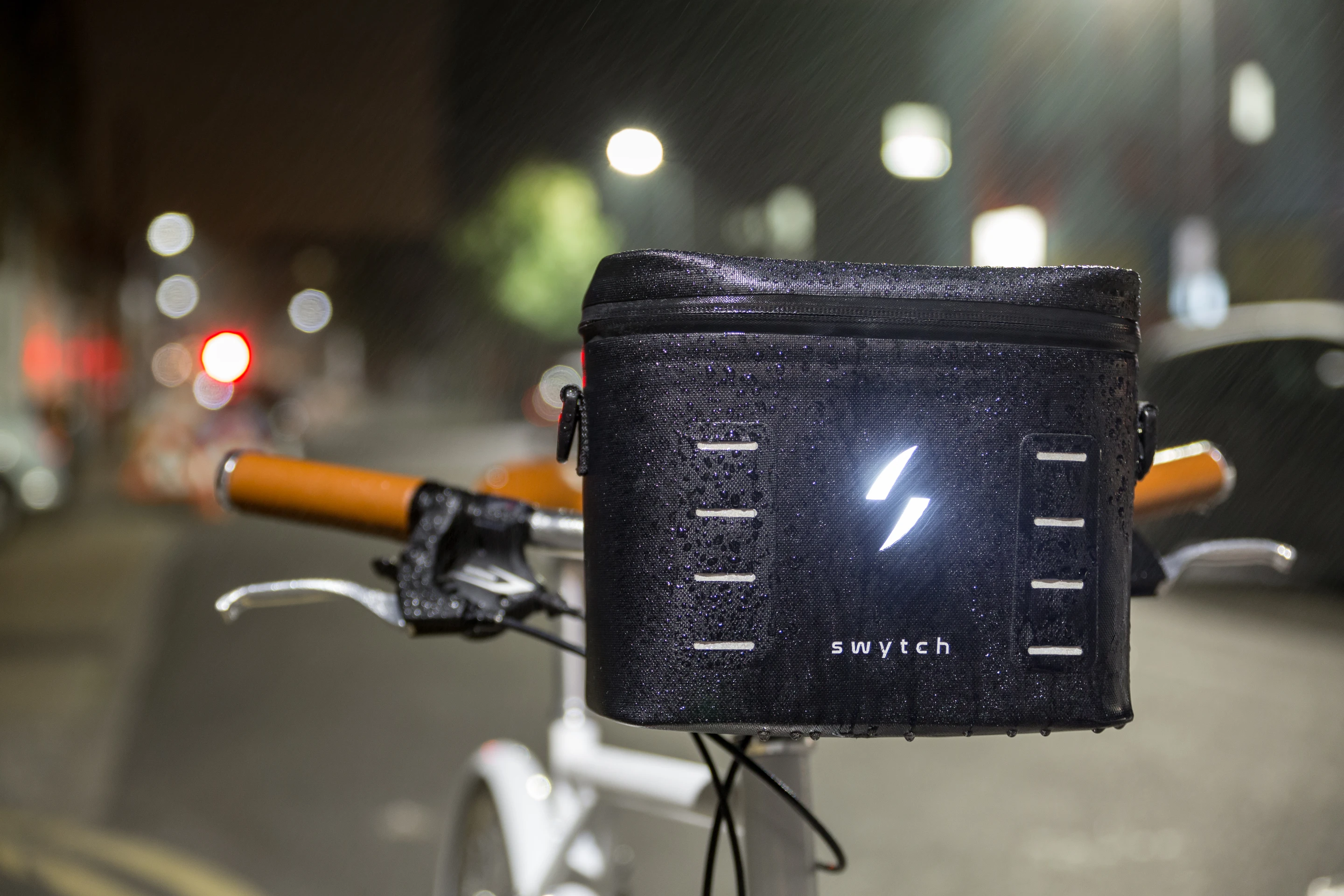 The Swytch power pack includes a 500-lumen headlight