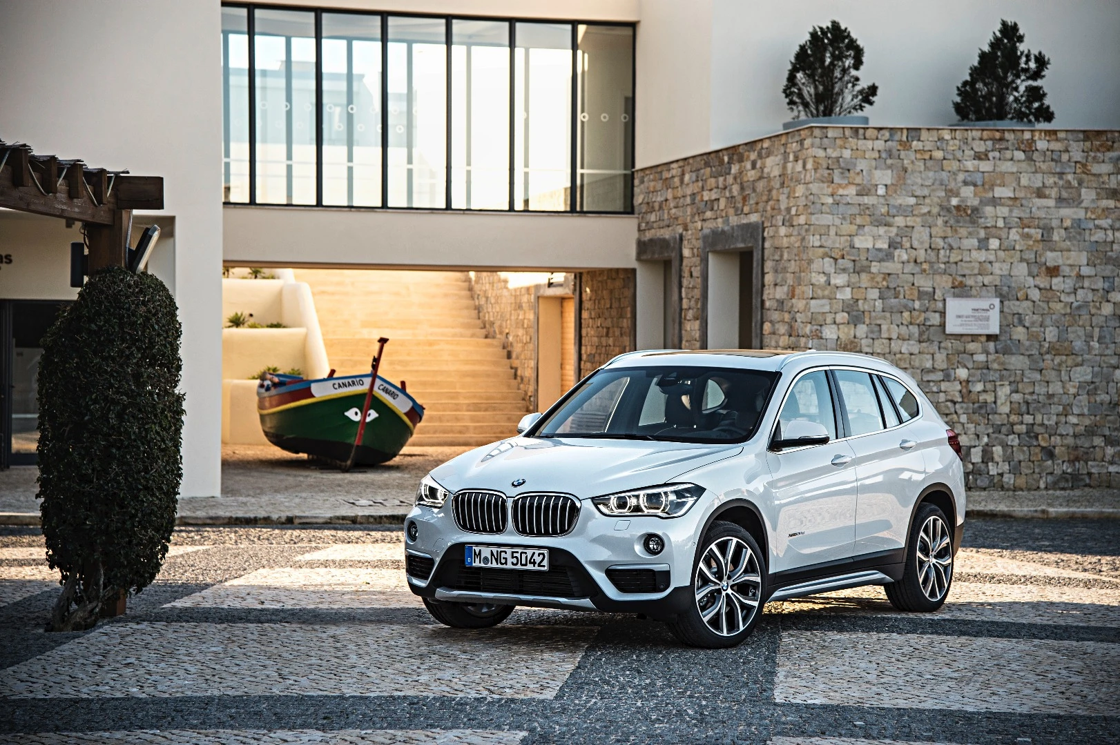 The X1 comes with an eight speed automatic gearbox