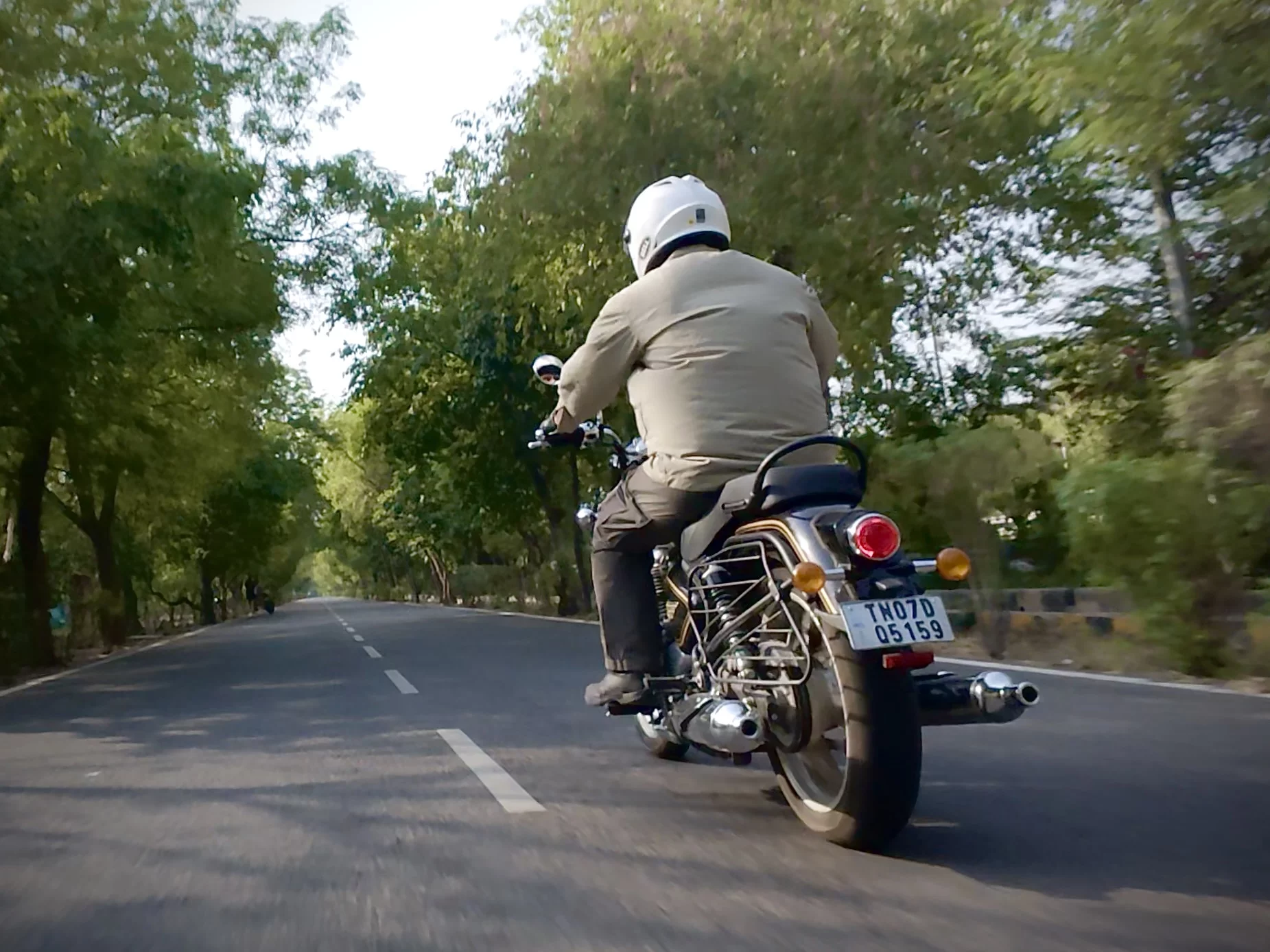 The Bullet 650 does 80-90 km/h easily; anything more and the vibrations are everywhere