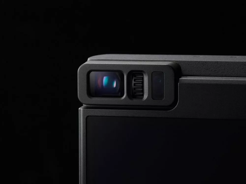 The 1,166-dot electronic viewfinder on the Lumix DC-ZS70 auto activates when a user's eye is detected