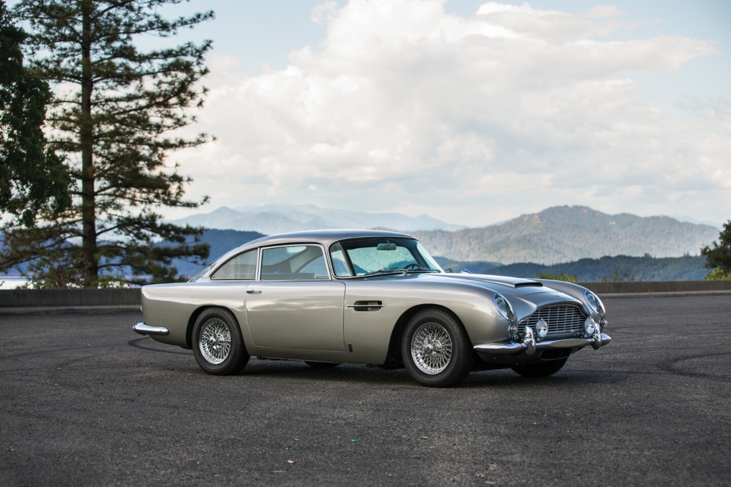 2018 Monterey Car Week Auction Report | 1965 Aston Martin DB5 | Estimate: from $700,000 to $900,000 | Sold For $731,000 |Auction: RM-Sothebys | Lot 138 | Official Description