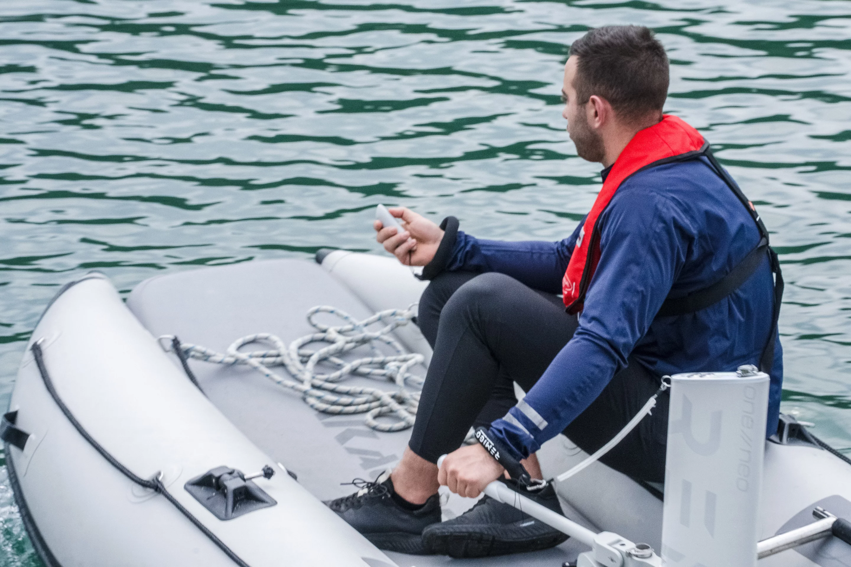 The available remote control can dock in the tiller handle or be used freely around the boat within 49 feet of the motor